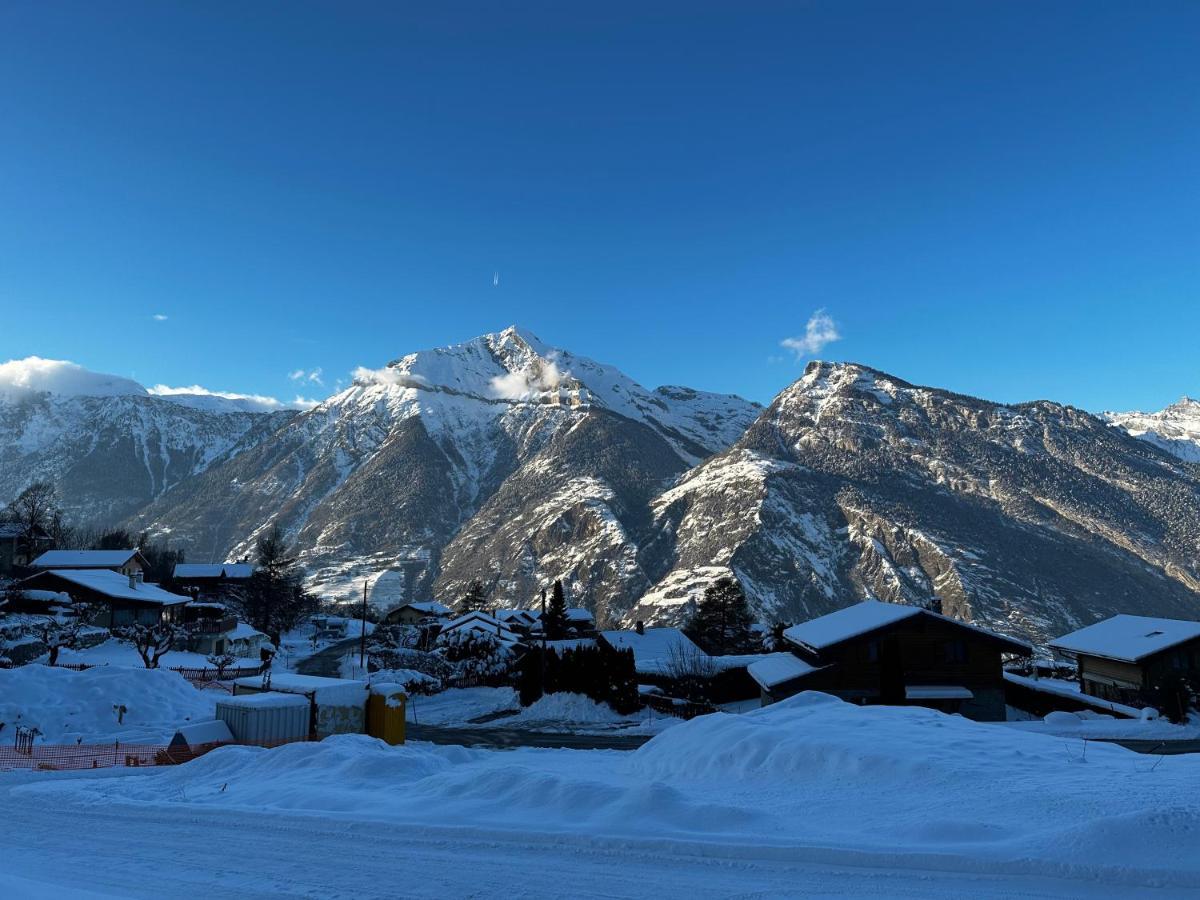 Chambres D'Hotes Les Louettes A Sapinhaut Canton Du Valais Saxon Εξωτερικό φωτογραφία